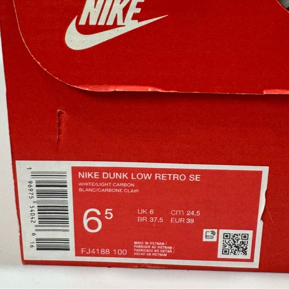Dunk Low Light Carbon SZ 6.5M/8W Brand New 💯 Authentic. - Picture 9 of 9